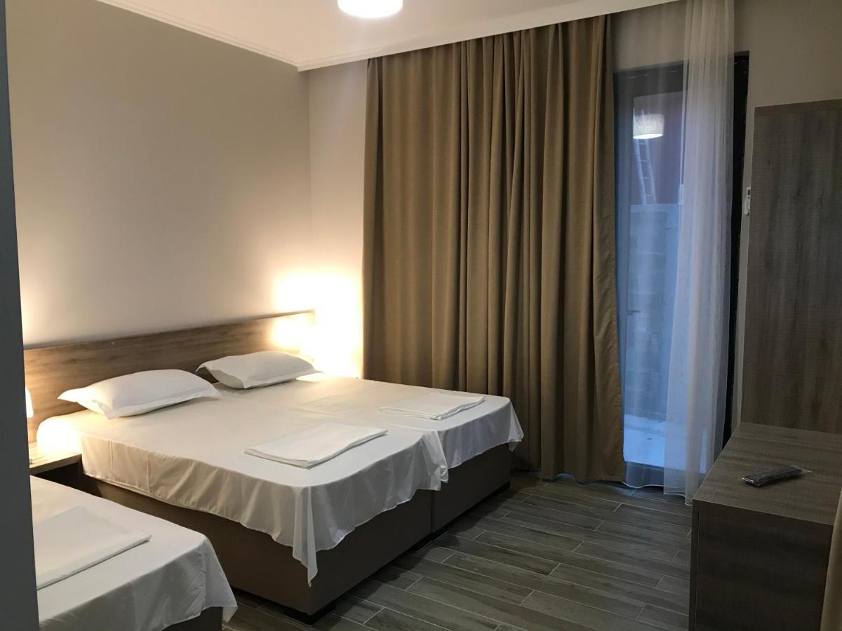 Guest House Nina Kobuleti Bagian luar foto