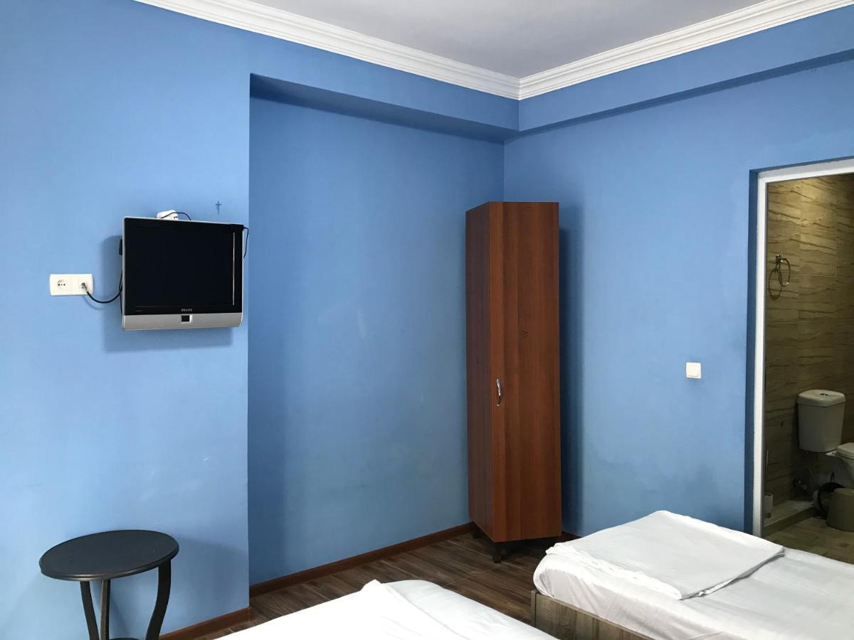 Guest House Nina Kobuleti Bagian luar foto