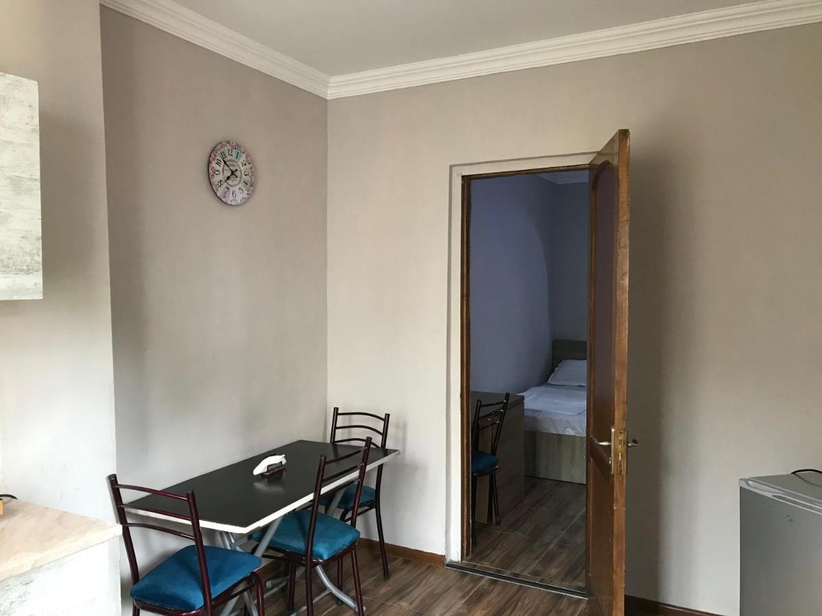 Guest House Nina Kobuleti Bagian luar foto