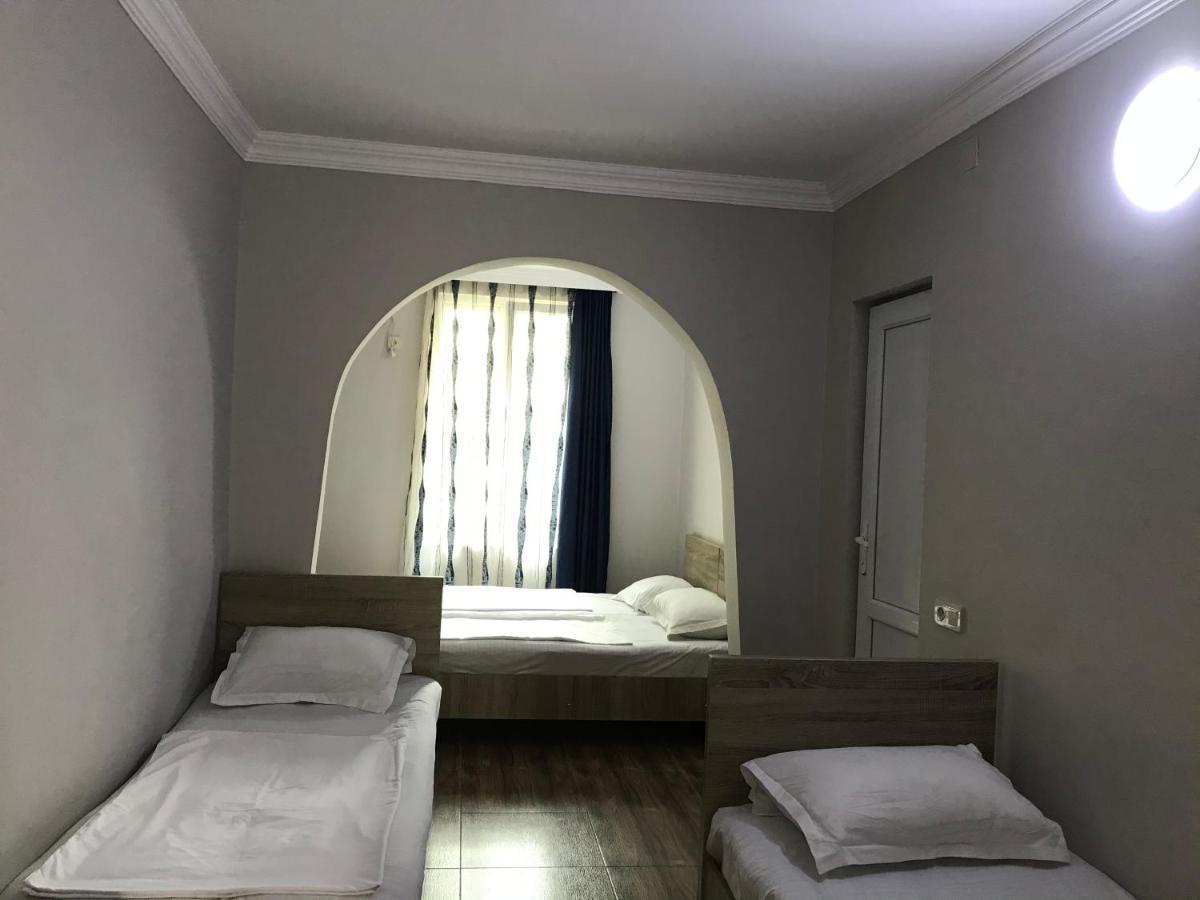 Guest House Nina Kobuleti Bagian luar foto