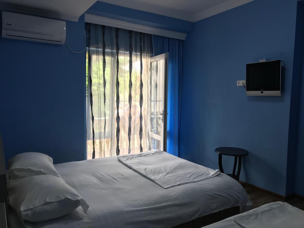 Guest House Nina Kobuleti Bagian luar foto