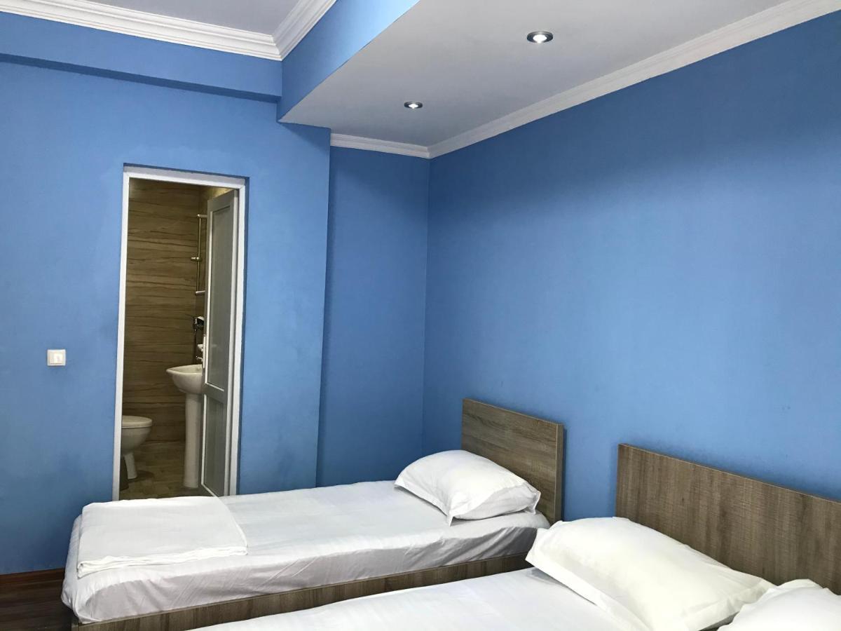 Guest House Nina Kobuleti Bagian luar foto