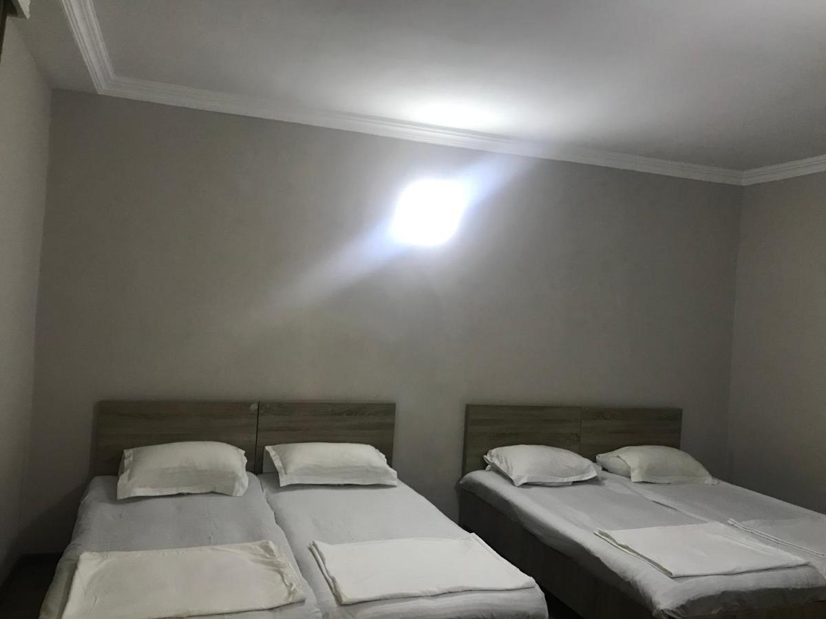 Guest House Nina Kobuleti Bagian luar foto