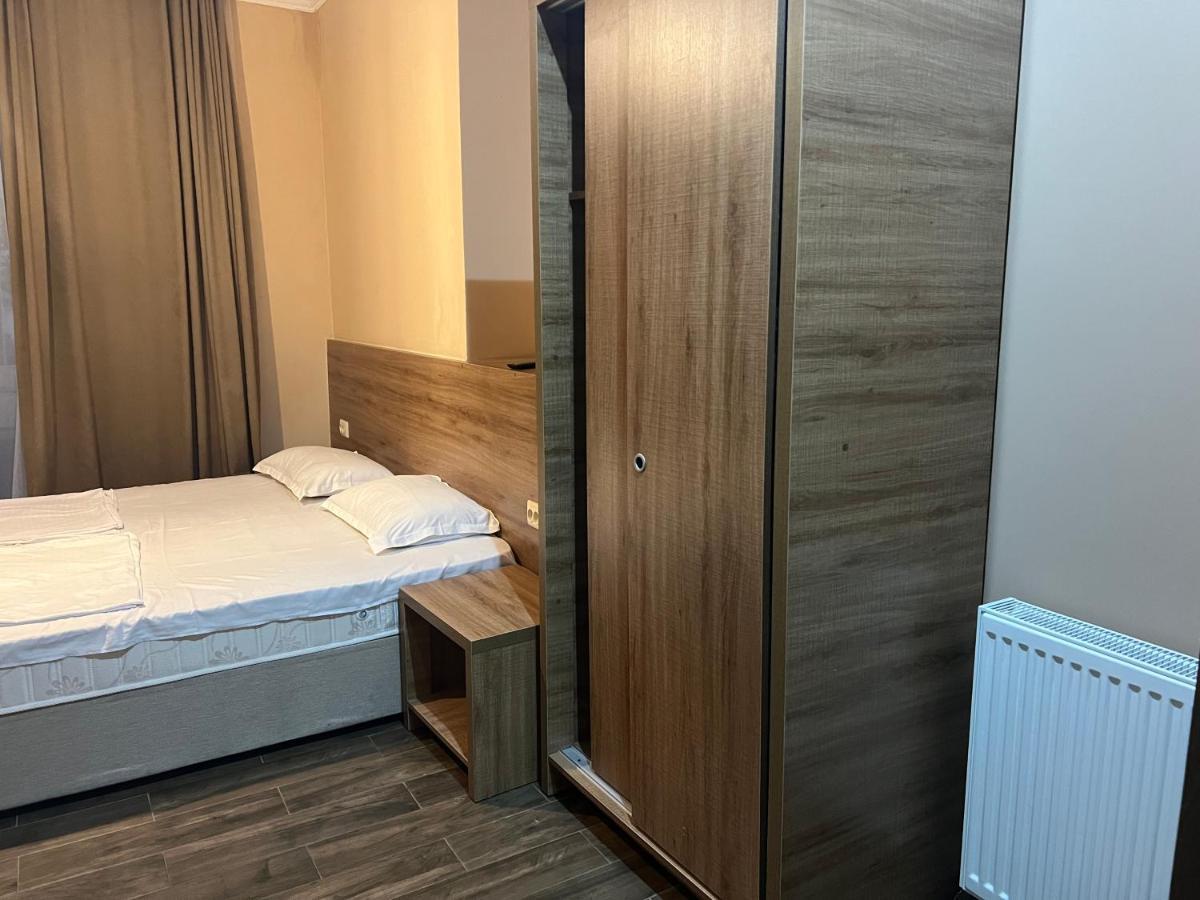 Guest House Nina Kobuleti Bagian luar foto