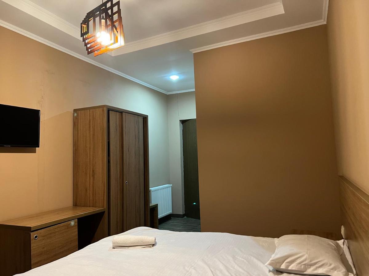 Guest House Nina Kobuleti Bagian luar foto