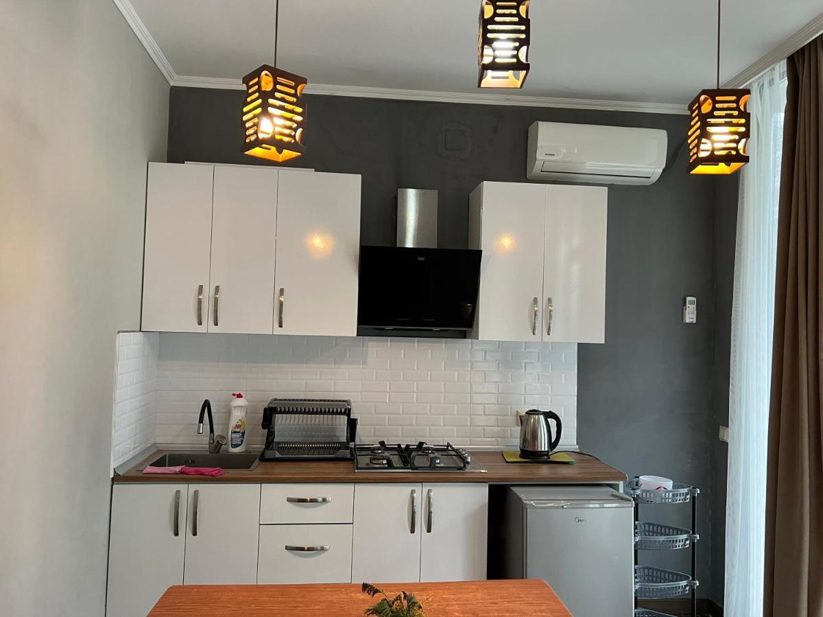 Guest House Nina Kobuleti Bagian luar foto