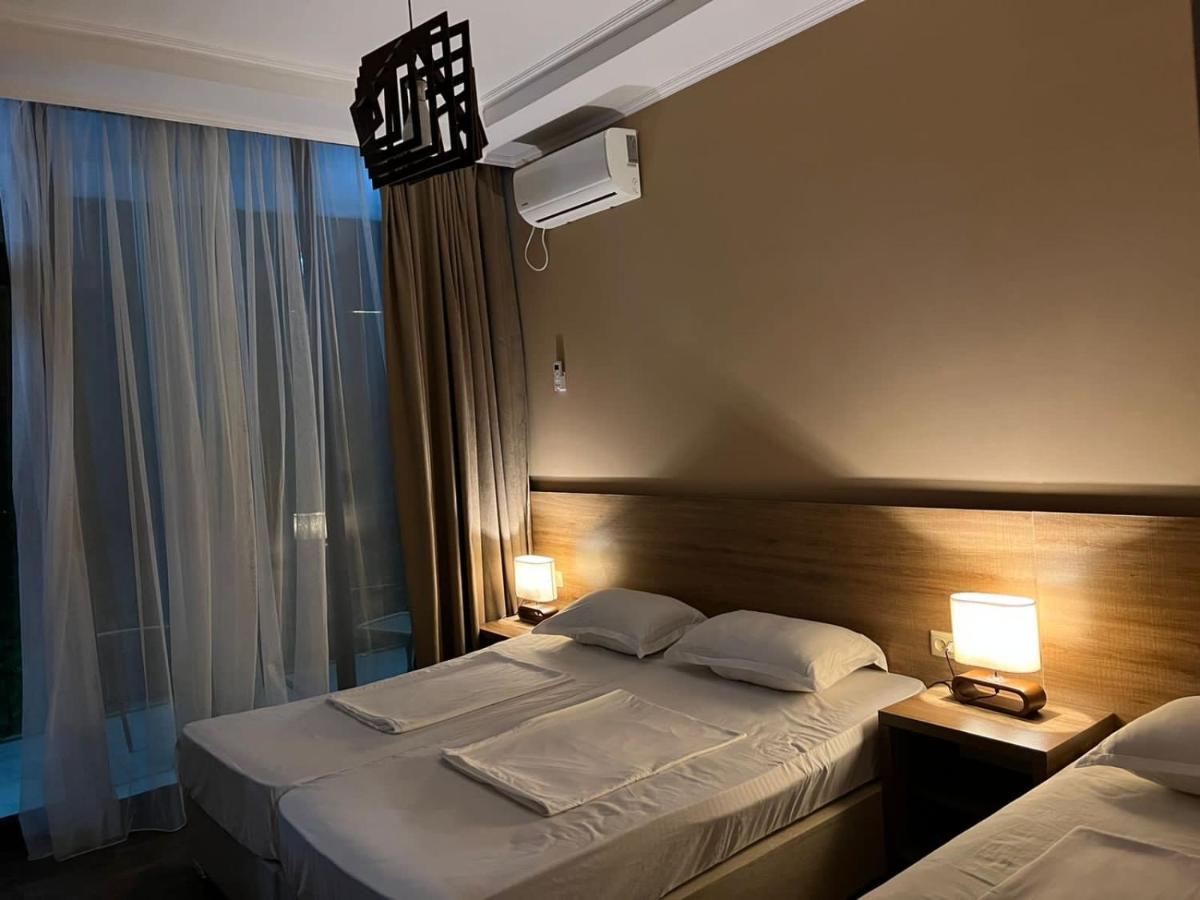 Guest House Nina Kobuleti Bagian luar foto