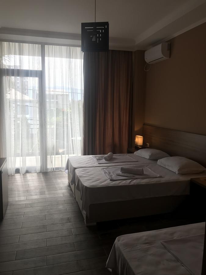 Guest House Nina Kobuleti Bagian luar foto