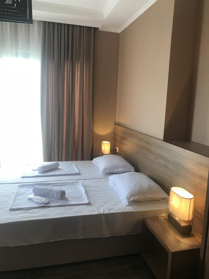 Guest House Nina Kobuleti Bagian luar foto