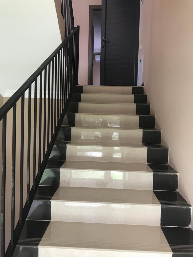 Guest House Nina Kobuleti Bagian luar foto