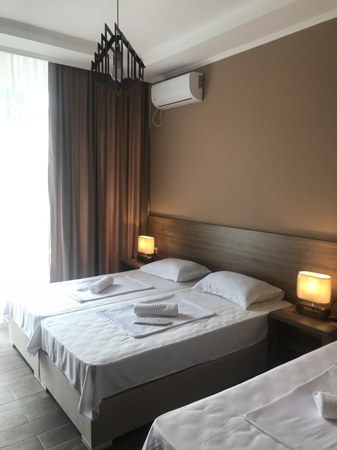 Guest House Nina Kobuleti Bagian luar foto