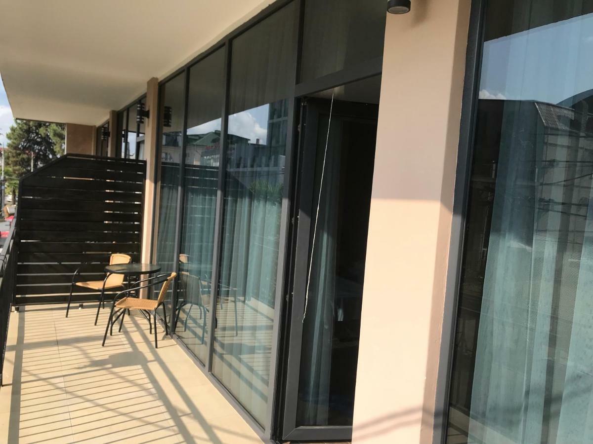Guest House Nina Kobuleti Bagian luar foto